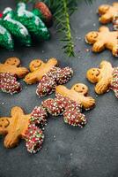 peperkoek Mens Kerstmis koekje Kerstmis zoet toetje vakantie bakken traktatie nieuw jaar en viering maaltijd voedsel tussendoortje Aan de tafel kopiëren ruimte voedsel achtergrond foto