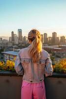 elegant vrouw pronken roze palet denim borduurwerk kleding - ai gegenereerd foto