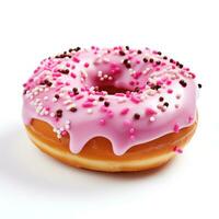 een donut versierd met roze suikerglazuur met hagelslag, geïsoleerd foto