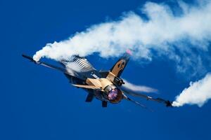 leger vechter Jet vlak Bij lucht baseren. lucht dwingen vlucht operatie. luchtvaart en vliegtuigen. lucht verdediging. Turks lucht dwingen f-16. foto