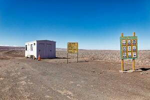 landschap van de verborgen baltinapijn lagunes - atacama woestijn - Chili. foto