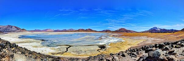 salar de aguas calientes gezichtspunt - atacama woestijn - san pedro de atacama. foto