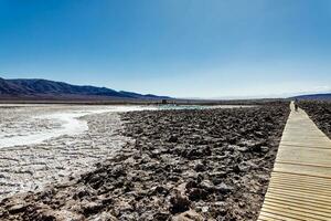 landschap van de verborgen baltinapijn lagunes - atacama woestijn - Chili. foto