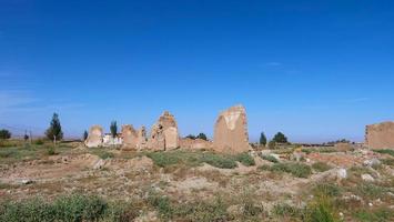 landschapsmening van woestijnstadje, een filmlocatie in gansu china foto