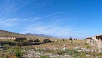 landschapsmening van woestijnstadje, een filmlocatie in gansu china foto