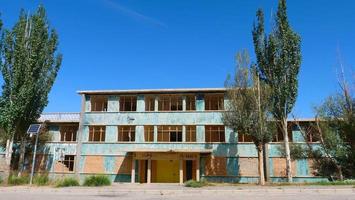 landschapsmening van woestijnstadje, een filmlocatie in gansu china foto