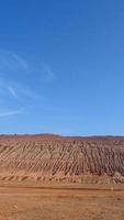 vlammende berg in turpan xinjiang provincie china. foto