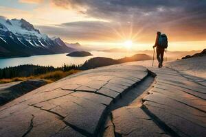 de Mens is wandelen Aan de berg Bij zonsondergang. ai-gegenereerd foto