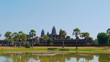 oud tempelcomplex angkor wat in siem reap, cambodja foto