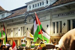 Bandung stad, west Java, Indonesië. 21 oktober 2023. demonstratie Aan ondersteunen vrij Palestina. vrijheid voor Palestina. foto