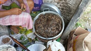 traditioneel voedsel verkoper in Indonesië foto