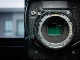 close-up van het sensorglas van een full frame 4k filmcamera.