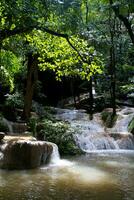 erawan waterval, kanchanaburi, thailand foto