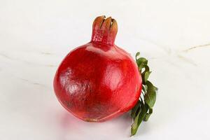 rijp rood zoet en sappig granaatappel foto