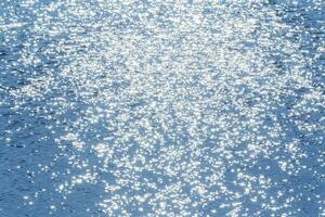 visie Aan zonneschijn in een blauw water foto