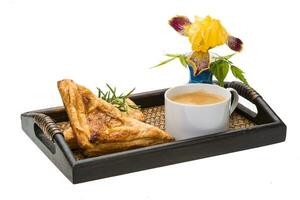 ontbijt - koffie en broodje foto