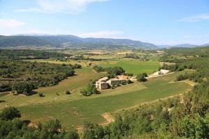 platteland van zuid frankrijk europa foto