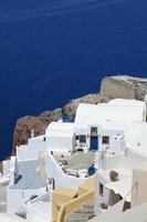 prachtig uitzicht op oia op het eiland santorini, griekenland foto