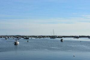 toneel- visie van Plymouth haven met boten verankerd foto