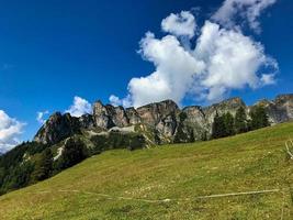 geweldig uitzicht over de Alpen vanaf een top foto