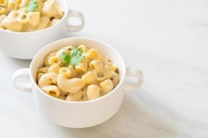 macaroni en kaas met kruiden foto