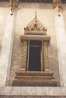 wat intharawihan boeddhistisch tempel in Bangkok houdt de hoogste staand Boeddha in de wereld. foto