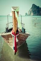 traditioneel Thais lange staart boot foto