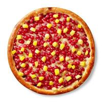 zoet pizza met gecondenseerd melk, Mozzarella, rood bes bessen, ananas geïsoleerd Aan wit foto