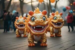 draak ballon sculpturen in nieuw jaar straat prestatie achtergrond met leeg ruimte voor tekst foto