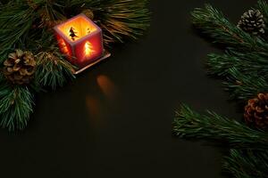 kerstmis, Kerstmis boom, kaars, kegels en kaneel stokjes Aan zwart achtergrond foto