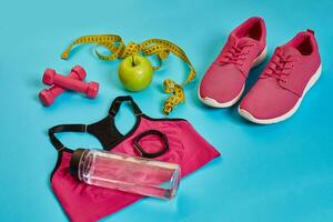 sportschoenen, centimeter, groen appel, gewicht verlies, rennen, gezond aan het eten, gezond levensstijl concept foto