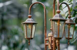 detailopname straat licht in de tuin. foto