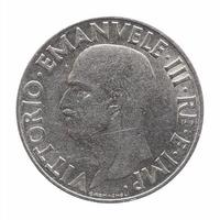 oude Italiaanse lire met vittorio emanuele iii koning geïsoleerd over w foto