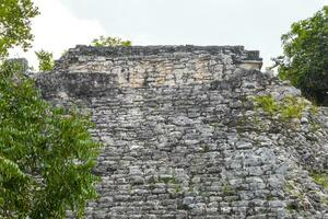 coba Maya ruïnes nohoch mul piramide in tropisch oerwoud Mexico. foto