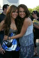 miley cyrus vriend mandy jiroux aankomen Bij de tiener keuze prijzen 2008 Bij de universeel amfitheater Bij universeel studio's in los angeles ca augustus 3 2008 2008 foto