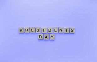 februari 21, George Washington verjaardag, presidenten dag in de Verenigde Staten van Amerika, minimalistisch banier met de opschrift in houten brieven foto