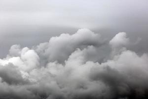 prachtig natuurlijk landschap van wolken in de lucht foto