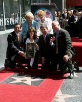 antonio villaraigosa kate linder leron gruwel Tom lebonge lij klok en jeanne kuiper kate linder ontvangt een ster Aan de Hollywood wandelen van roem los angeles ca april 10 2008 foto