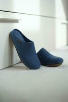 blauw slippers een comfortabel schoenen stijl foto