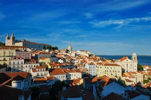 visie van Lissabon van miradouro de de kerstman luzia gezichtspunt. Lissabon, Portugal foto