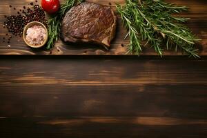 top visie perspectief, steak decor Aan leeg houten tafel, ai gegenereerd foto
