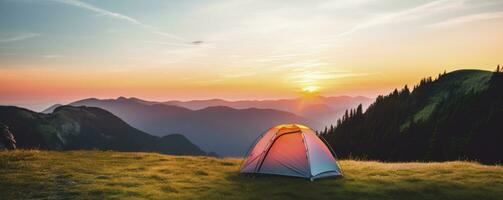 tent Bij berg landschap Bij zonsondergang, generatief ai foto