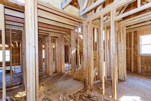 huis zolder interieur in aanbouw foto