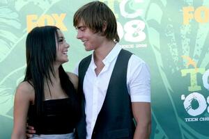 vanessa Hudgens zac efron aankomen Bij de tiener keuze prijzen 2008 Bij de universeel amfitheater Bij universeel studio's in los angeles ca augustus 3 2008 foto