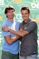 Jerry oconnell josh duhamel aankomen t Bij de tiener keuze prijzen 2008 Bij de universeel amfitheater Bij universeel studio's in los angeles ca augustus 3 2008 foto