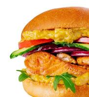 smakelijk Zalm vis hamburger geïsoleerd Aan wit foto