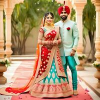 ai gegenereerd Indisch bruidegom gekleed in wit Sherwani en rood hoed met verbijsterend bruid in rood Lehenga staan en houden elk handen wandelen buiten foto