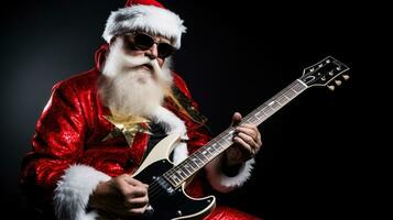 ai generatief koel hipster de kerstman Aan bas gitaar Bij partij met zonnebril foto