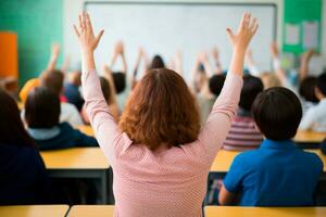 leraren dag - gelukkig leraar met verheven hand, inspirerend studenten in de klas. leraren dag is een herinnering van de blijvend gevolg ze hebben Aan onze leeft. ai generatief foto