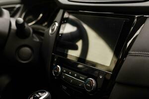 modern auto interieur met dashboard en multimedia foto
